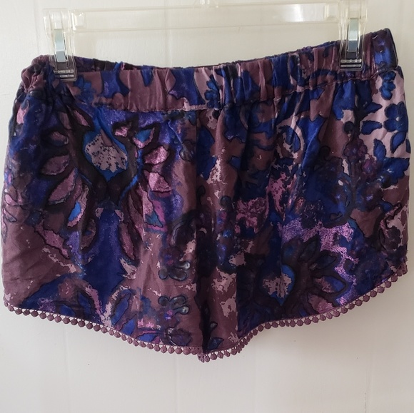 Shorts - Picture 2 of 2